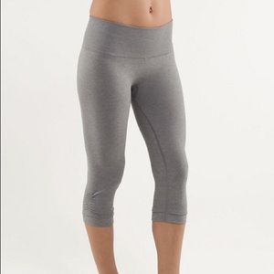 Lululemon ebb and flow crop